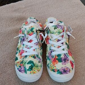Dept222 Womens 7 Floral Sneakers White With Multi Color NWT